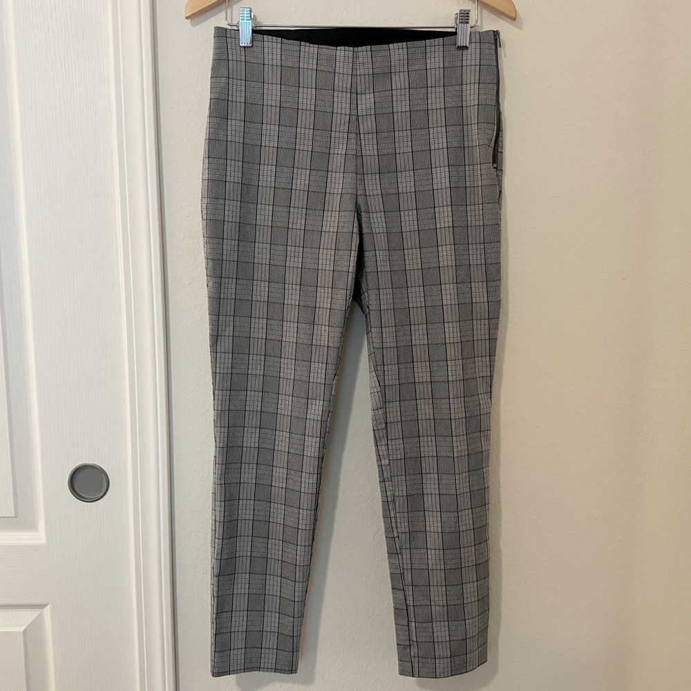 ✦ A New Day ✦ Grey Plaid Seamless Pants ✦ Size 8 ✦